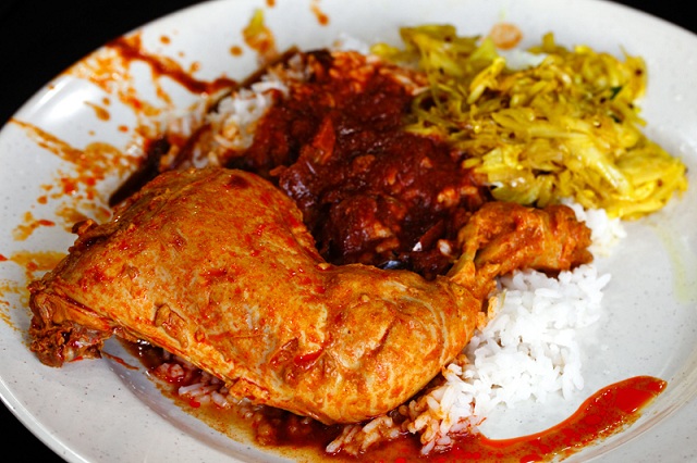 VKEONG The look of that plate of nasi kandar alone can give us a food coma.